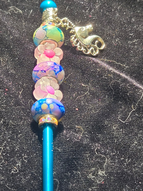 Blue Beaded Crochet Hook 4mm With Flowers & Horse Charm