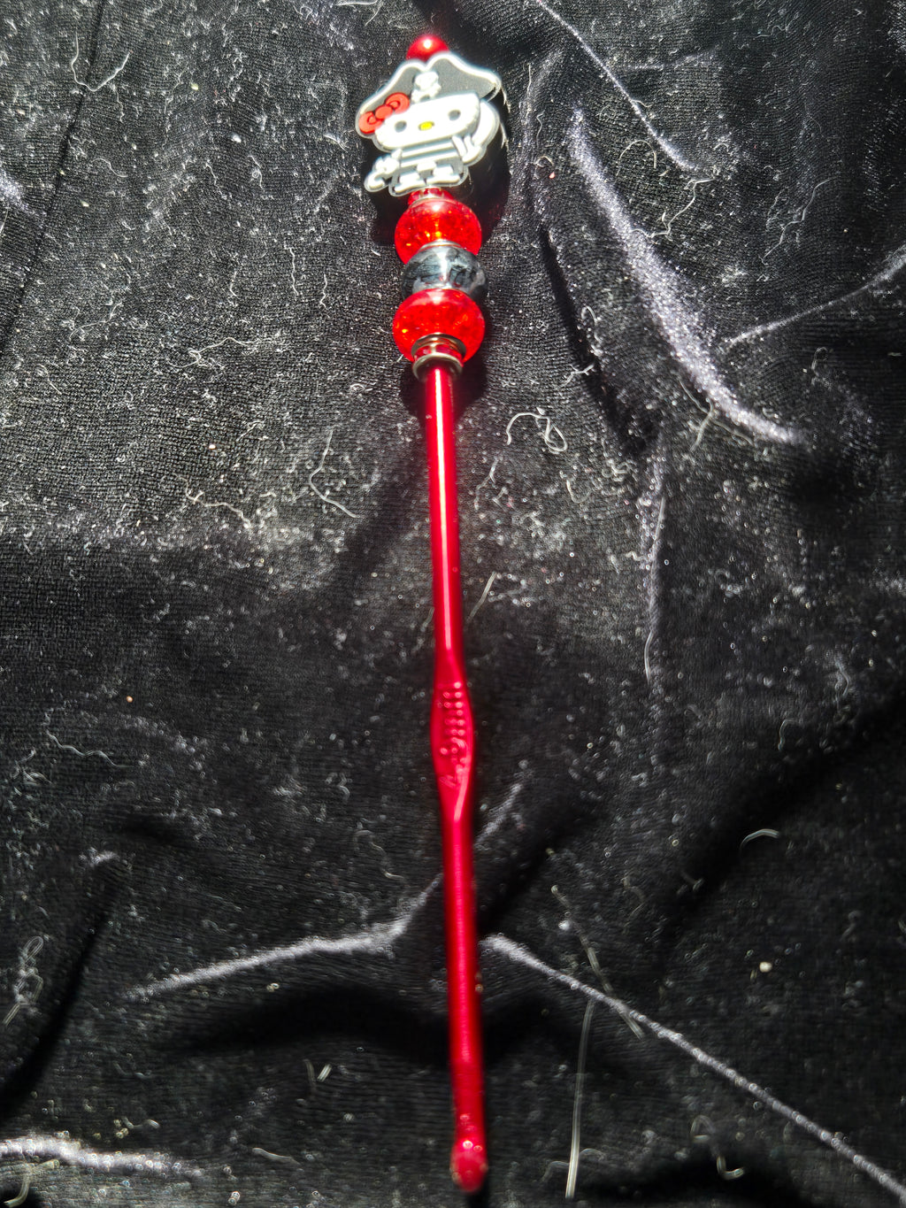 Red & Black Pirate Hello Kitty Crochet Hook 4mm