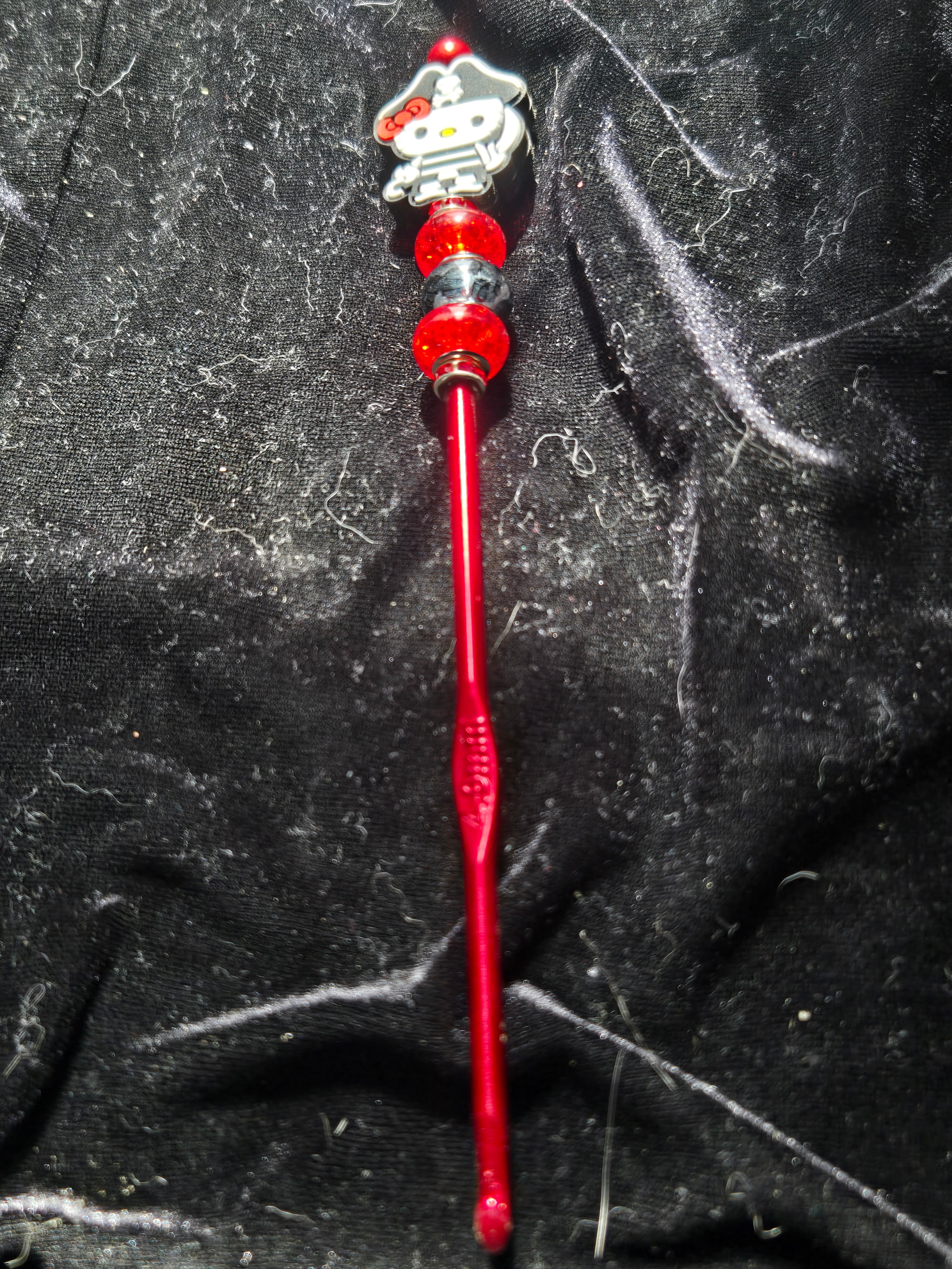Red & Black Pirate Hello Kitty Crochet Hook 4mm