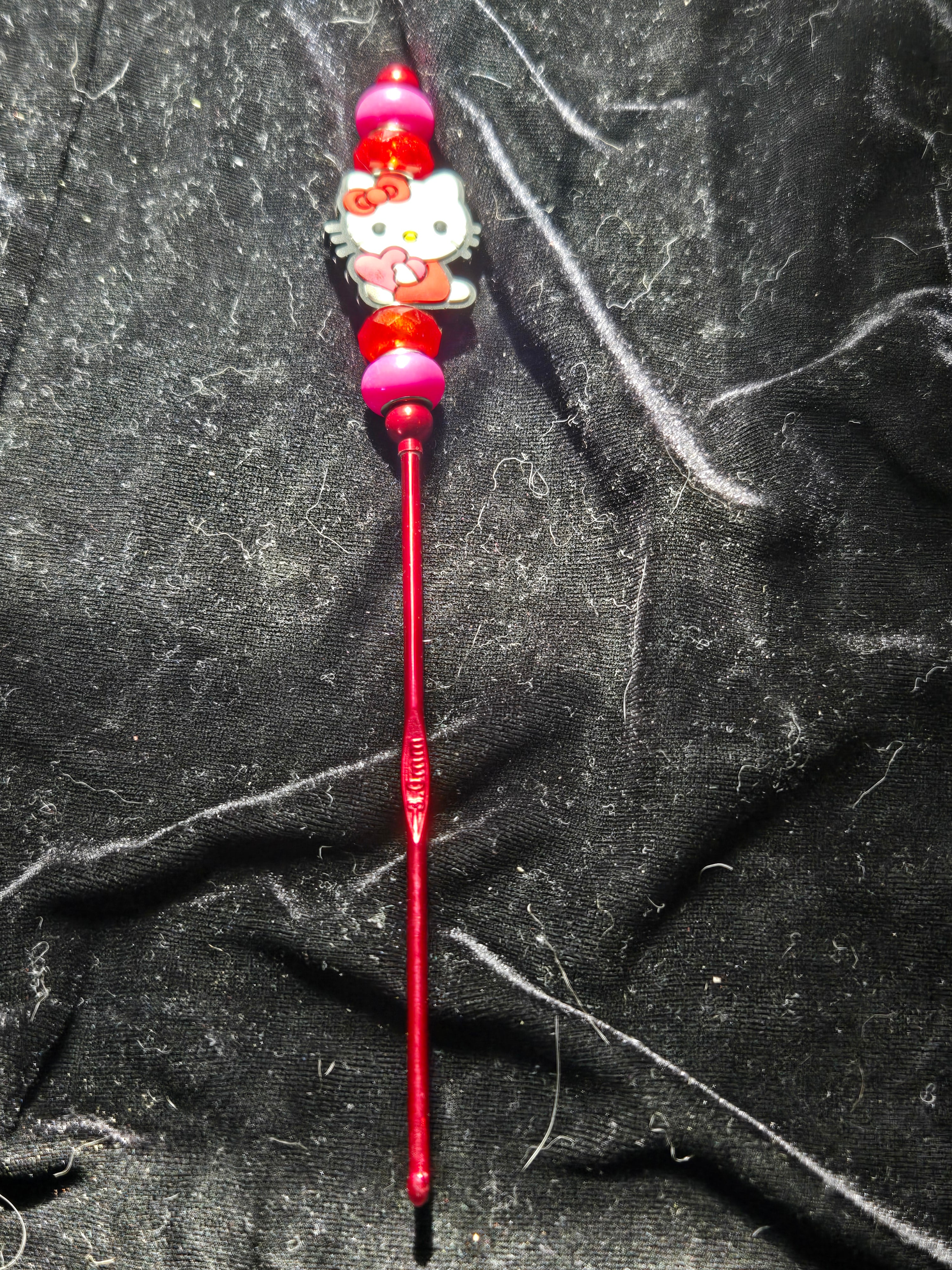 Red Crochet Hook 3mm With Hello Kitty & Heart