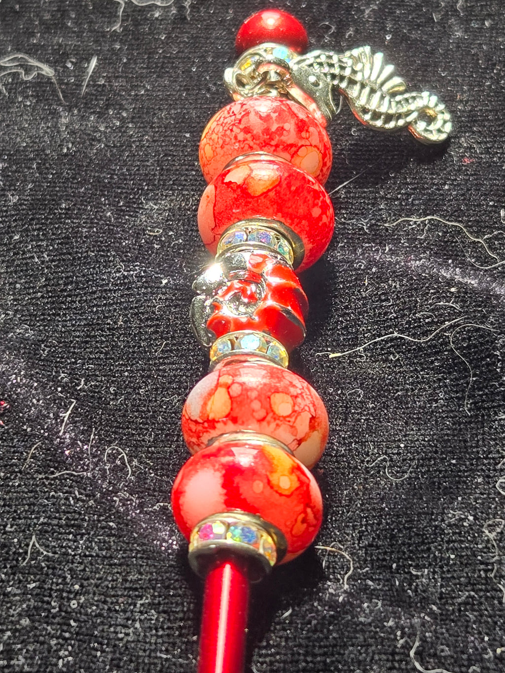 Red Beaded Crochet Hook 4mm With Seahorse Charm